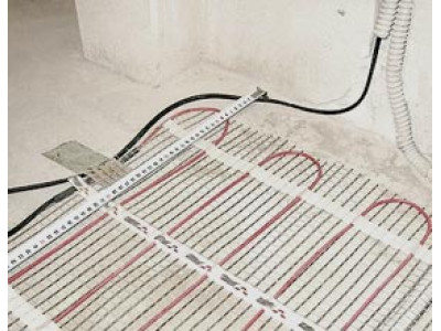 Монтаж кабельного теплого пола в прихожей