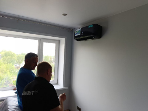 Установка внутреннего и внешнего блока сплит-системы Hisense: Профессиональный подход