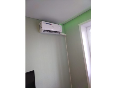 Монтаж сплит-системы Loriot LAC-09AQ серия Skyline, проведенный монтажниками компании 