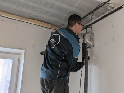 Закладка трассы для кондиционера LORIOT PREMIERE INVERTER LAC-12TPRI в Томске – монтаж