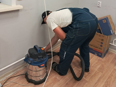 Установка сплит-системы Loriot NEON LAC-09TA в офисе нашего клиента в Новосибирске