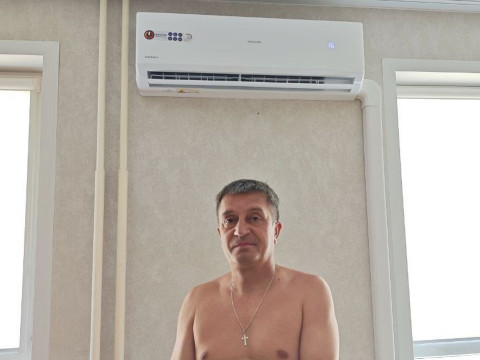 Установка кондиционера Breeon BRC-18TPO без автовышки в квартиру 50 м² — кейс клиента Евгения