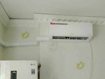 Монтаж инверторного кондиционера Energolux Davos 09 в гостиной 20 м² — кейс клиента Олега