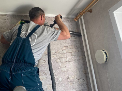 Монтаж кондиционера HAIER Coral по адресу Снежиной 49/1 — качественная установка от бригады №3 «Виталий и Андрей»