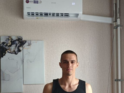 Установка кондиционера BREEON BRC-09TPO для Лары и Владимира: монтаж на плитку без проблем за 1 день