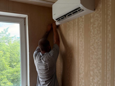 Монтаж сплит-системы Kentatsu Ichi для Светланы в Барнауле — качественная установка от “Буран Климат”