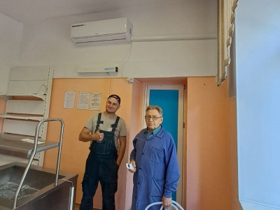 Установка кондиционера Energolux Basel 10кВт для охлаждения актового зала школы