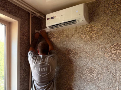 Заботливый сын Артём установил кондиционер маме в квартиру в Барнауле — быстро и качественно с компанией Буран Климат