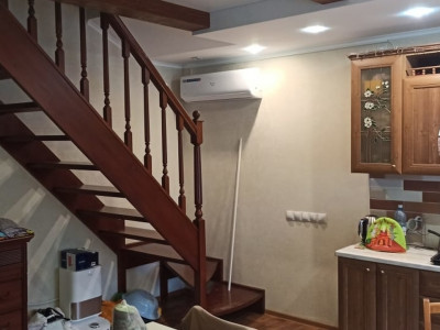 Установка кондиционера Loriot LAC-IN-18TA NEON invertor в доме Сергея из пригорода Томска