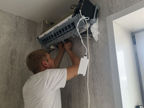 Илья выбрал кондиционер Kentatsu Yuki 26 для своей гостиной 20 м²: установка от профессионалов компании "Буран Климат"