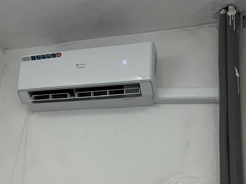 Установка сплит-системы Loriot Prestige LAC-07AH в детском саду №9 города Бийска — комфорт для поваров и качество для детей