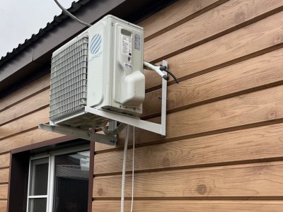 Монтаж кондиционера Loriot Prestige LAC-12AH для семьи Неверовых в Новосибирске — комфорт, стиль и надёжность от «Буран Климат»